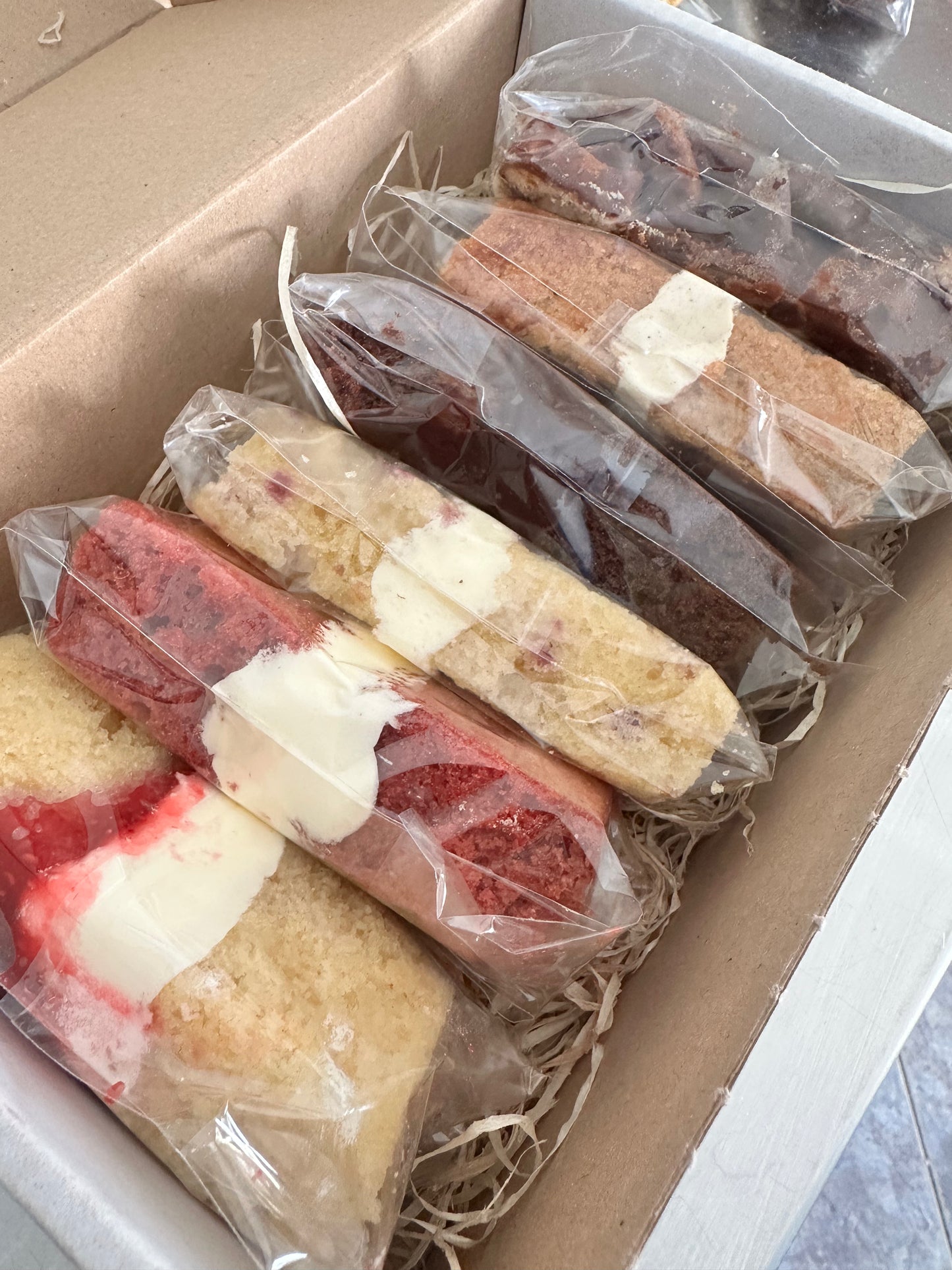 đź’Ť October Wedding Cake Sample Box (Postal Delivery)